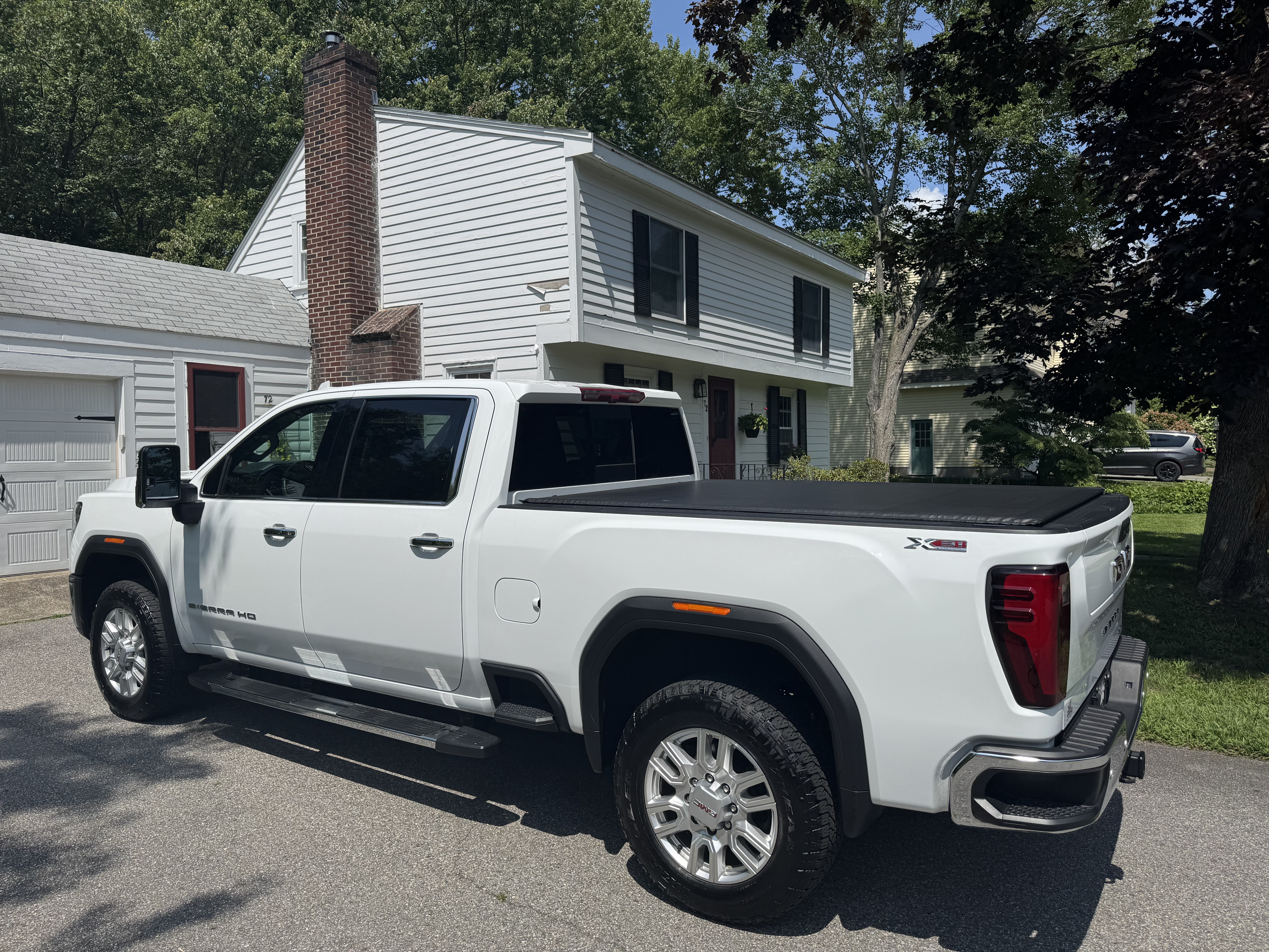 Used 2024 GMC Sierra 2500 SLT w/ SLT Premium Package AWD/4WD image 2