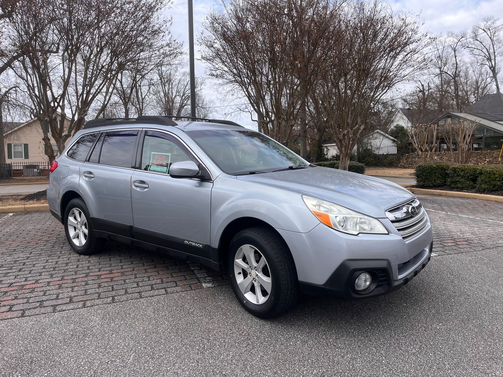 Used 2014 Subaru Outback 2.5i Premium AWD/4WD image 1