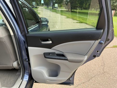 Used 2013 Honda CR-V LX image 17