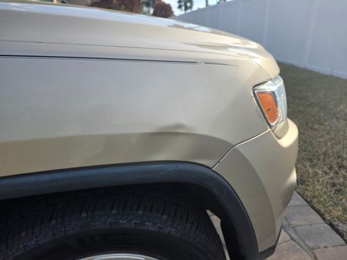 Used 2014 Jeep Grand Cherokee Laredo w/ 18" Wheel & 8.4" Radio Group image 15