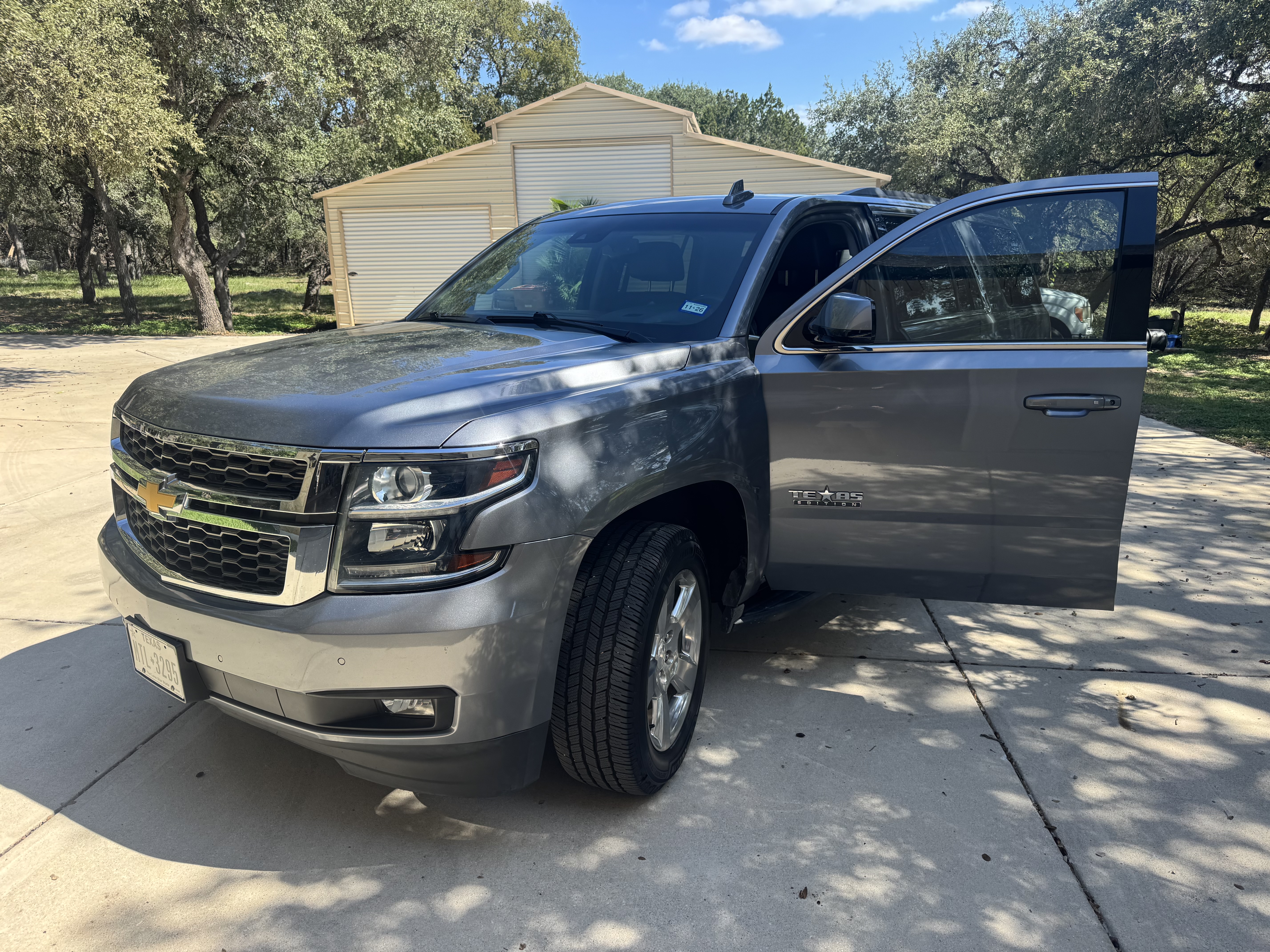 Used 2019 Chevrolet Tahoe LT w/ Texas Edition Package RWD image 1
