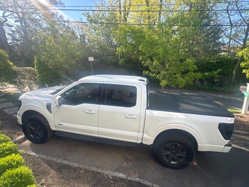 Used 2024 Ford F150 XLT AWD/4WD image 5