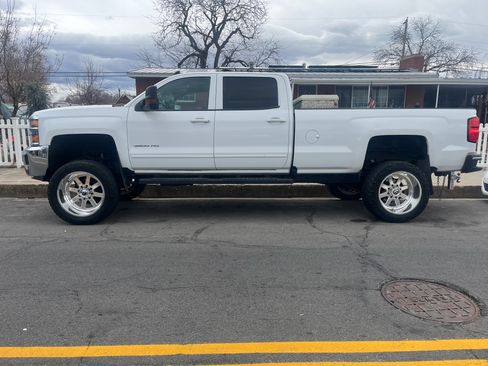 Used 2019 Chevrolet Silverado 3500 LT image 1