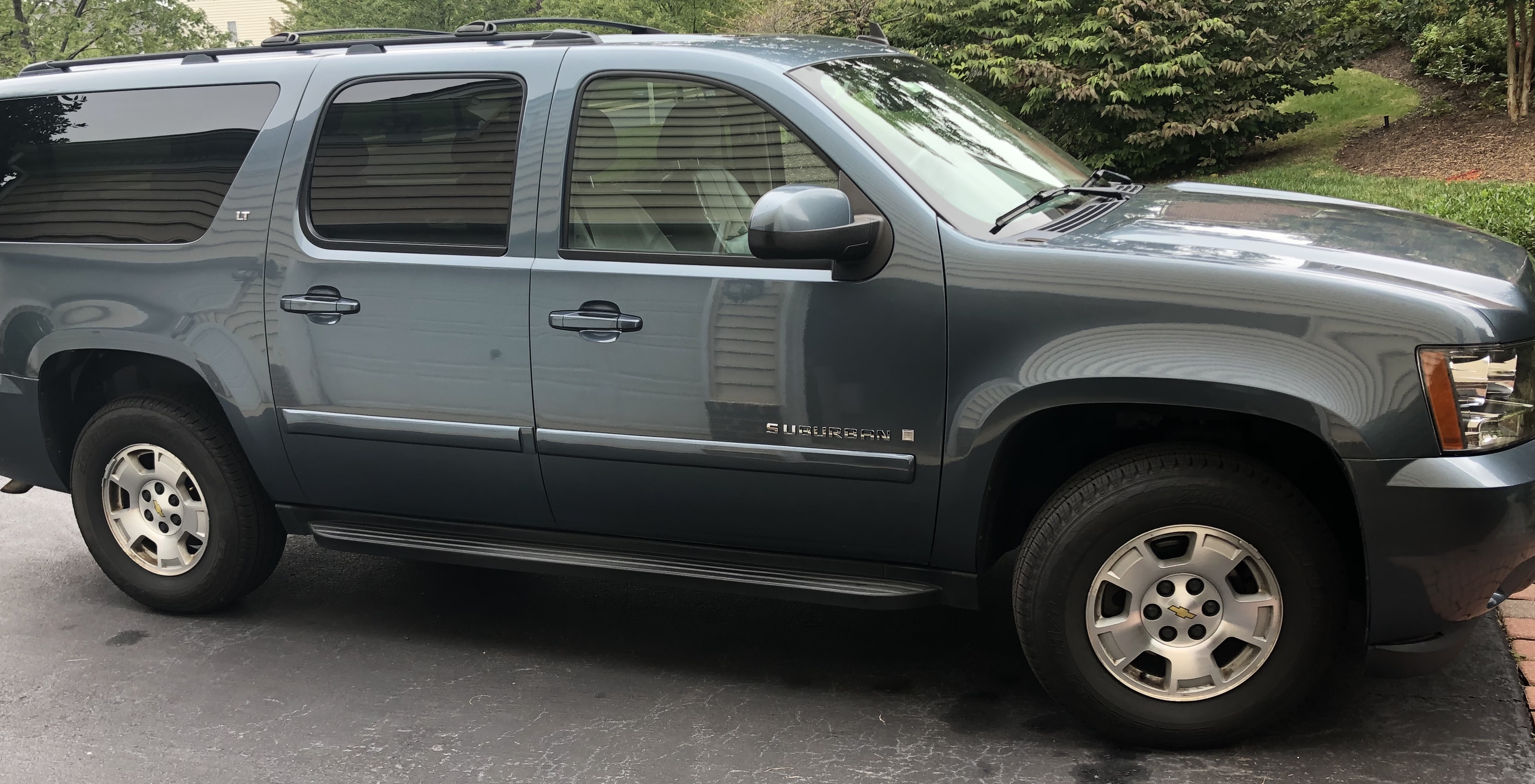 Used 2008 Chevrolet Suburban LT AWD/4WD image 1