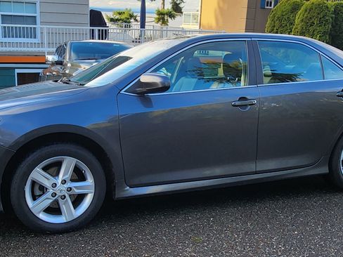 Used 2012 Toyota Camry SE image 9