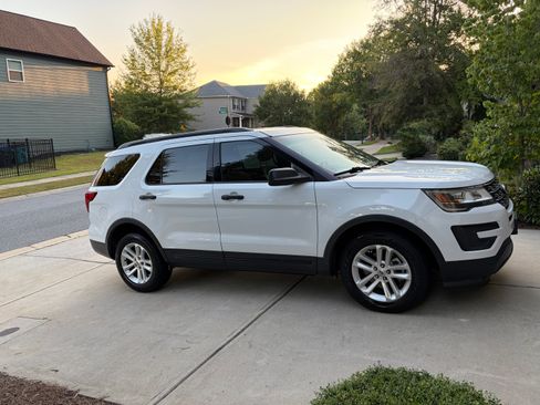 Used 2017 Ford Explorer FWD image 24