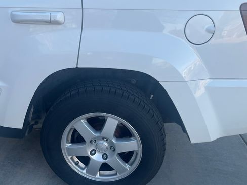 Used 2010 Jeep Grand Cherokee Laredo image 11