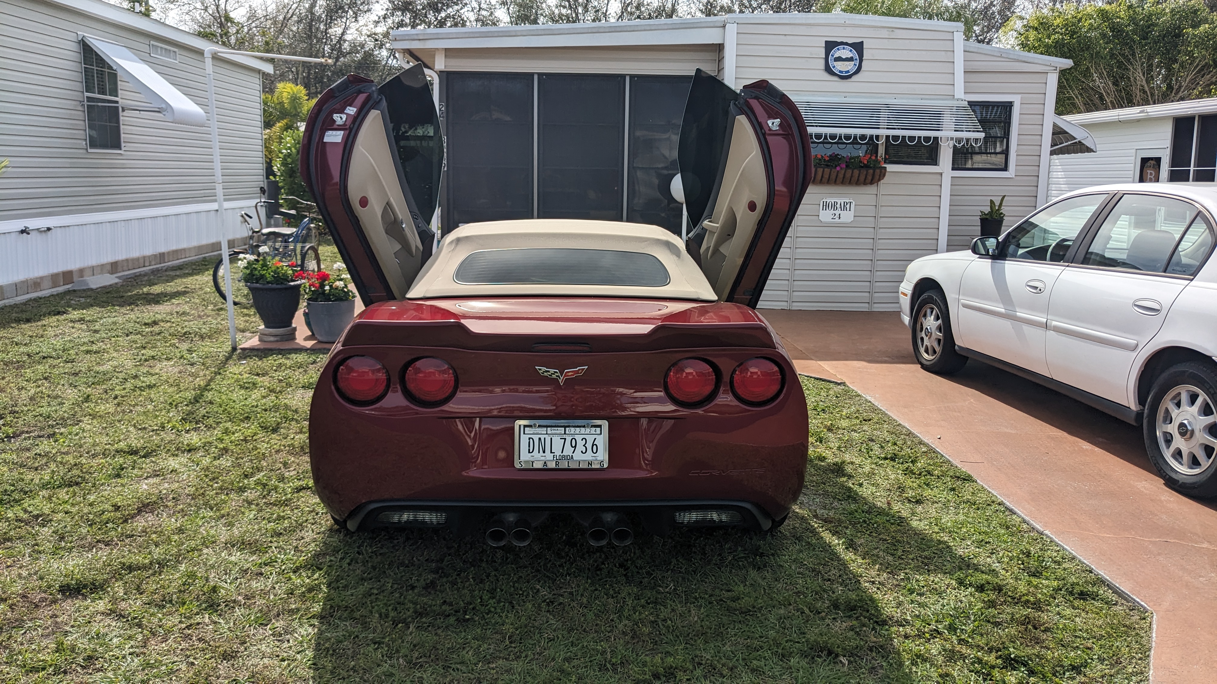 Used 2006 Chevrolet Corvette Convertible w/ Preferred Equipment Group RWD image 9