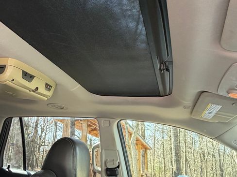 Used 2013 Buick Enclave Leather image 18