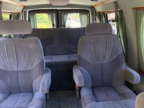 Used 2002 Ford E-150 and Econoline 150 RWD image 10