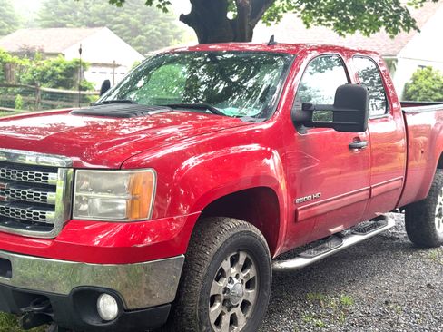 Used 2013 GMC Sierra 2500 SLE w/ SLE Preferred Package image 2