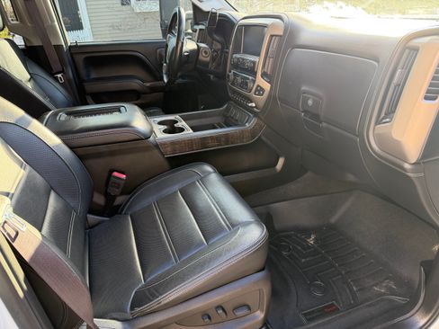 Used 2016 GMC Sierra 2500 Denali w/ Duramax Plus Package image 12