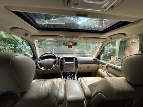 Used 2004 Toyota Land Cruiser image 13