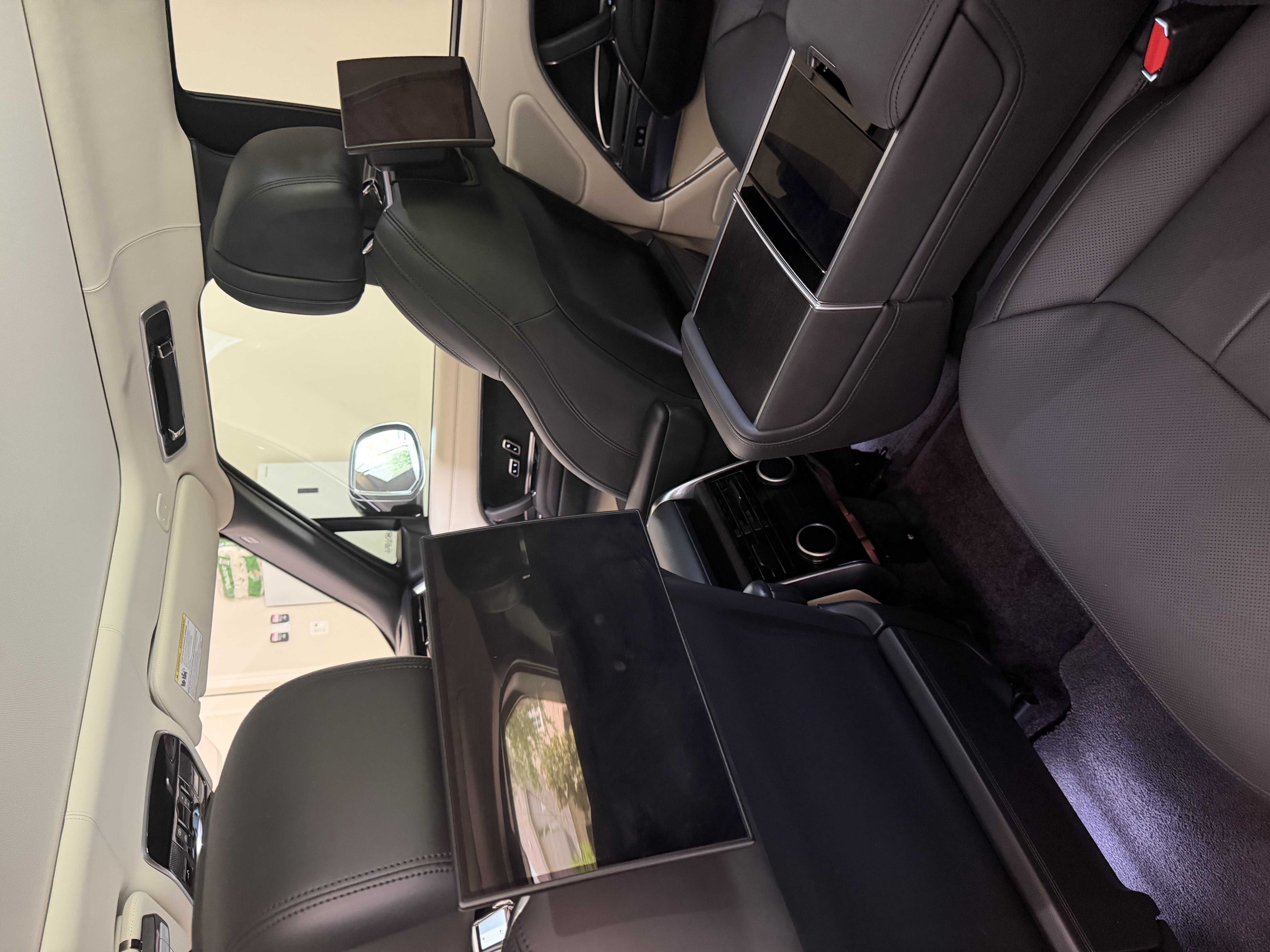 Used 2023 Land Rover Range Rover Autobiography AWD/4WD image 13