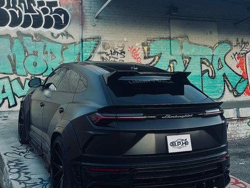 Used 2021 Lamborghini Urus image 11