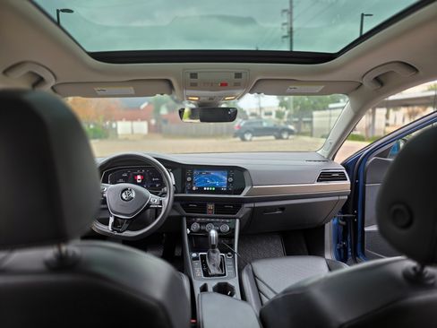 Used 2021 Volkswagen Jetta SEL Premium image 12