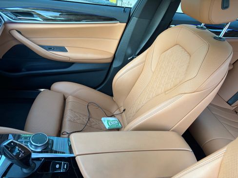 Used 2022 BMW 540i w/ M Sport Package image 9