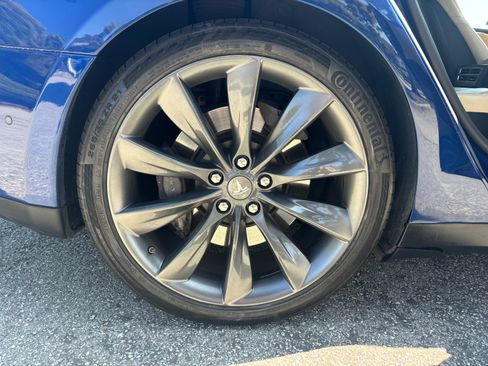 Used 2015 Tesla Model S 90D image 26