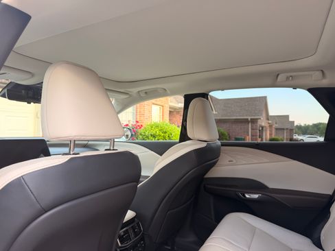 Used 2023 Lexus RX 350 FWD w/ Cold Area Package image 17