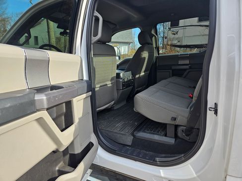 Used 2022 Ford F350 XLT w/ XLT Premium Package image 9