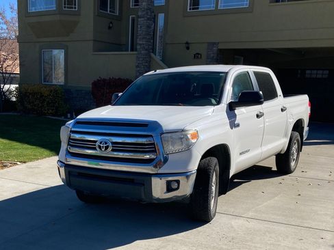 Used 2016 Toyota Tundra SR5 image 2