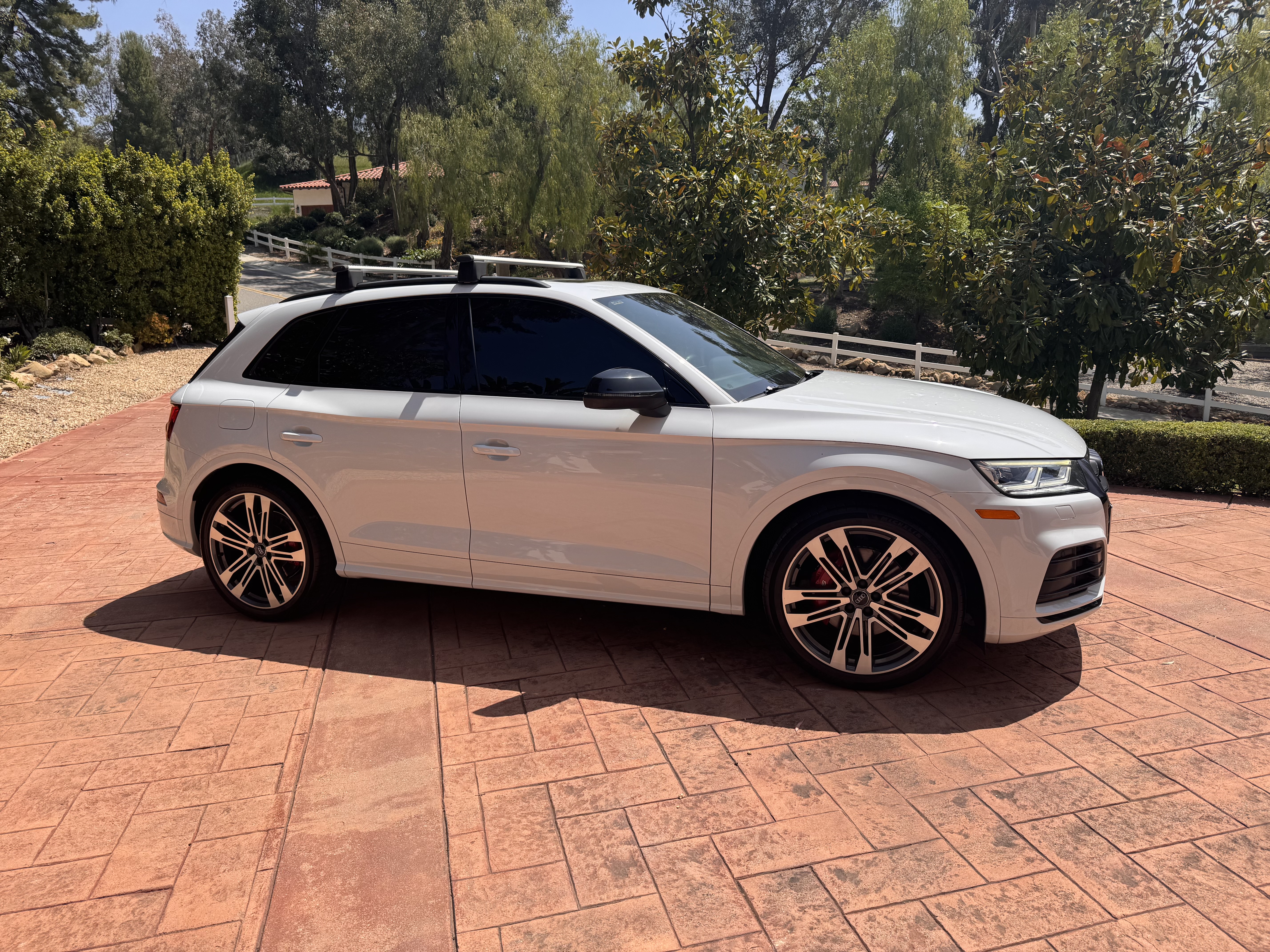 Used 2019 Audi SQ5 Premium Plus w/ Premium Plus Package AWD/4WD image 1