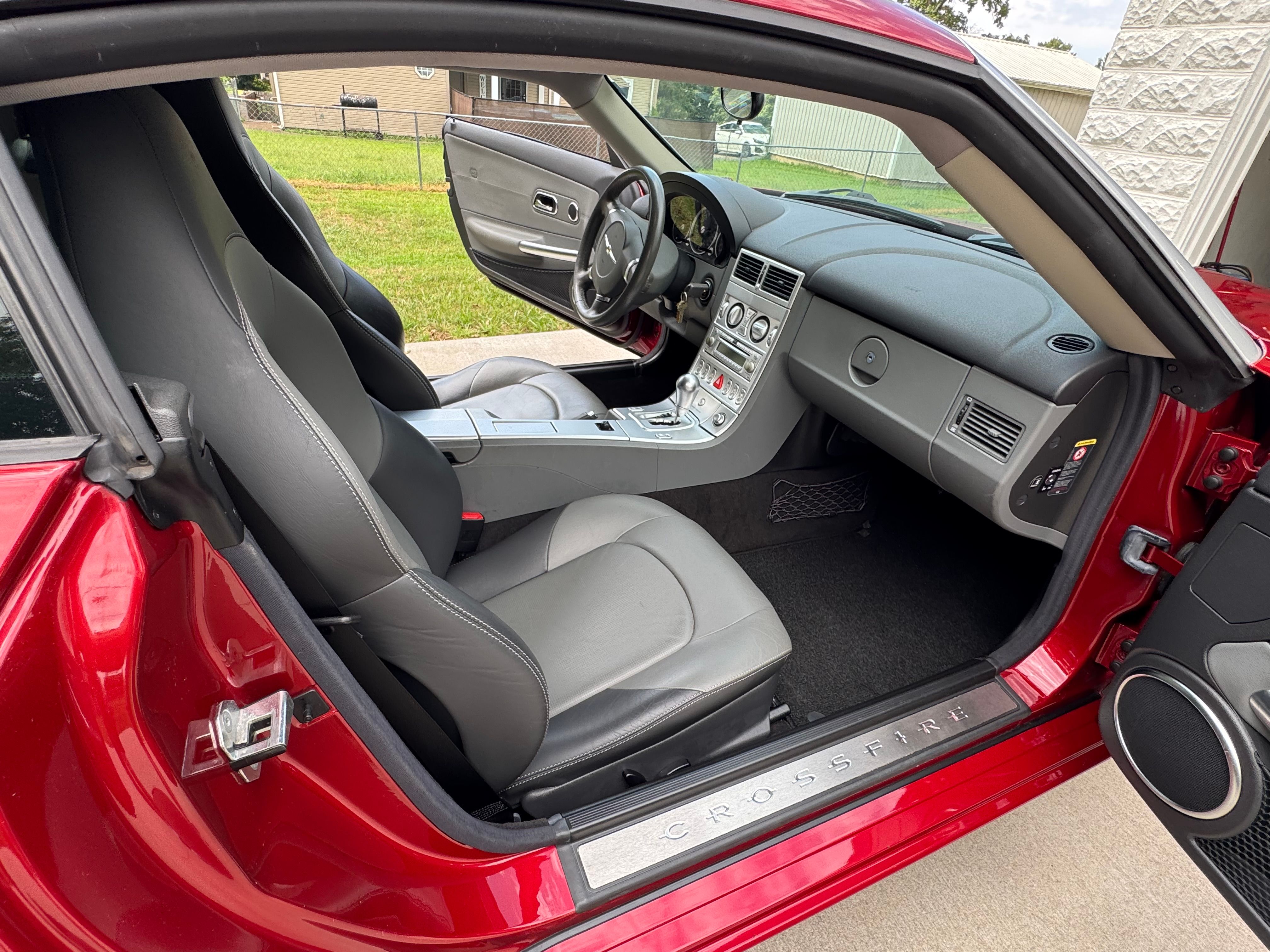 Used 2005 Chrysler Crossfire Limited RWD image 13