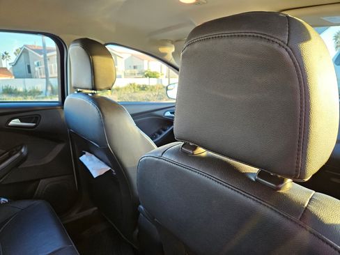 Used 2015 Ford Focus SE w/ Equipment Group 201A image 14