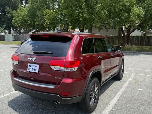 Used 2018 Jeep Grand Cherokee Limited AWD/4WD image 5