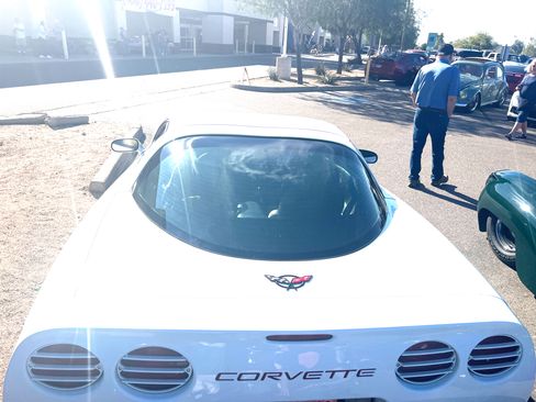 Used 1999 Chevrolet Corvette Coupe w/ Memory Pkg image 11