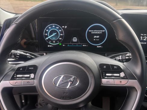 Used 2023 Hyundai Elantra Limited image 4