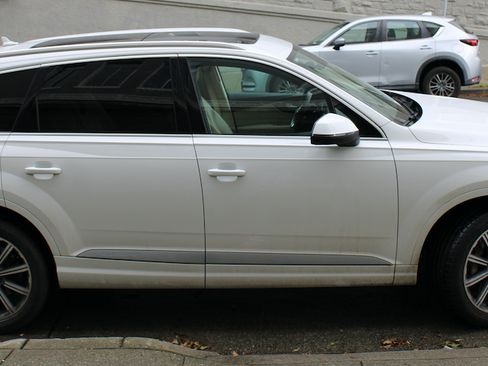 Used 2017 Audi Q7 3.0T Premium Plus image 9