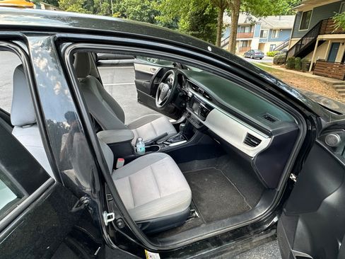 Used 2014 Toyota Corolla LE FWD image 12
