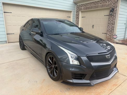 Used 2017 Cadillac ATS V w/ Luxury Package RWD image 4
