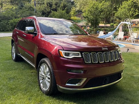 Used 2017 Jeep Grand Cherokee Summit AWD/4WD image 1