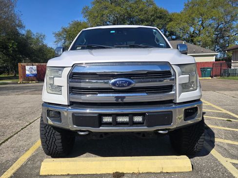 Used 2015 Ford F150 Lariat w/ Equipment Group 502A Luxury image 4