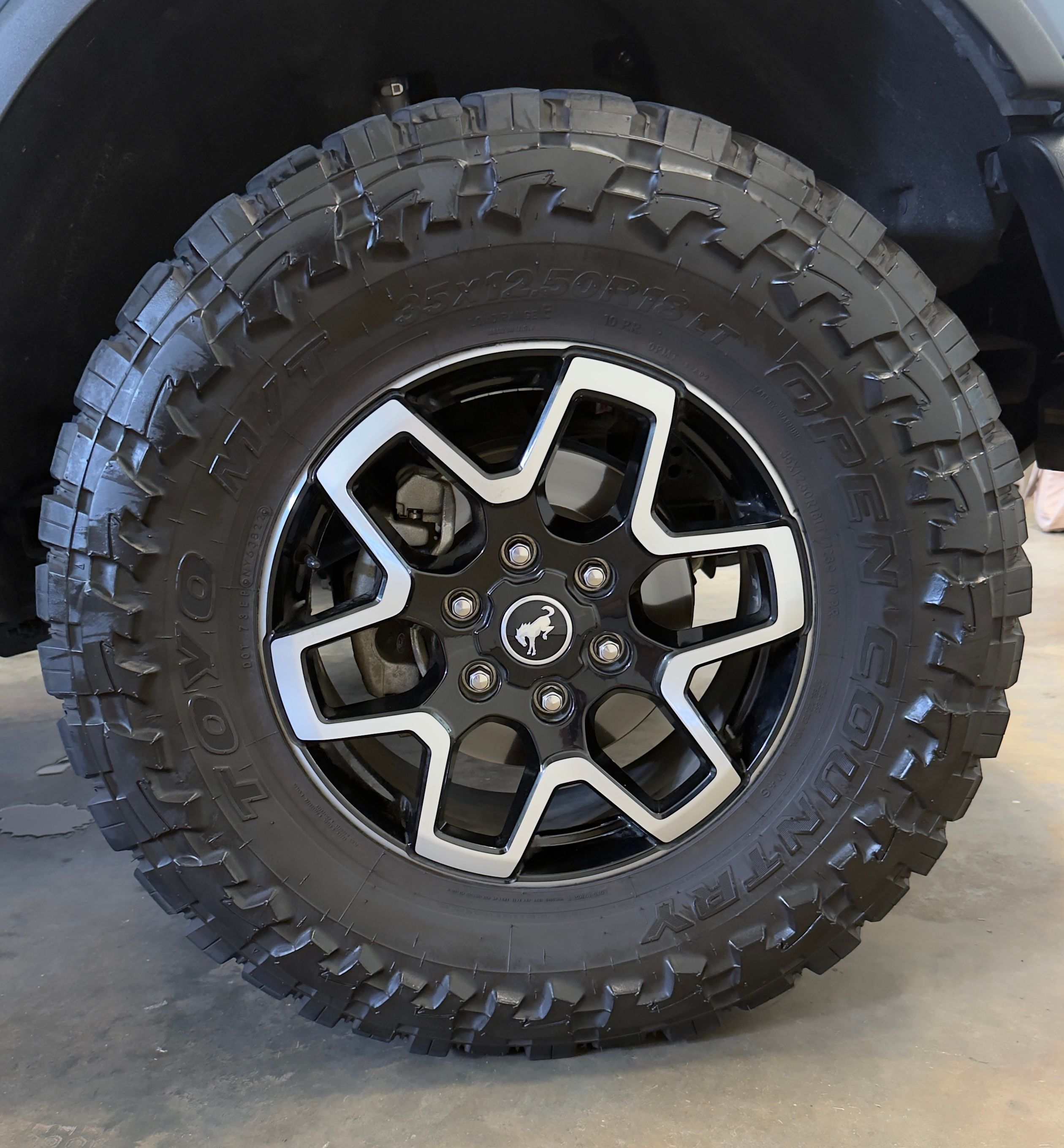Used 2023 Ford Bronco 4-Door AWD/4WD image 14
