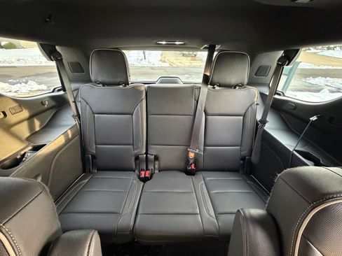 Used 2022 Chevrolet Tahoe Premier w/ Premium Package image 17