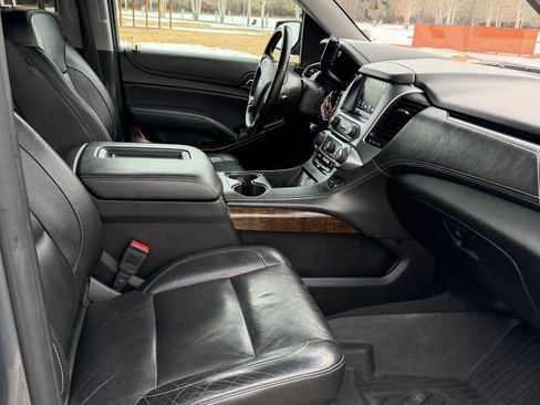 Used 2019 Chevrolet Suburban LT AWD/4WD image 12