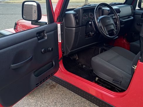 Used 2006 Jeep Wrangler Unlimited Rubicon image 11