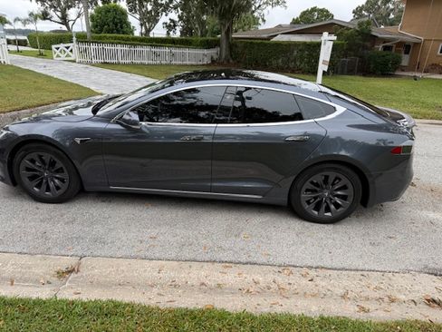 Used 2018 Tesla Model S 75D image 1