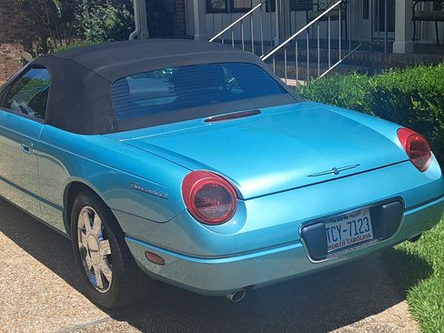 Used 2002 Ford Thunderbird RWD image 9