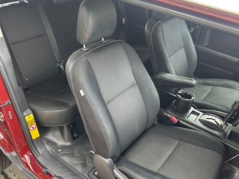 Used 2011 Toyota FJ Cruiser Sport Utility 2D w/ Convenience Pkg image 9