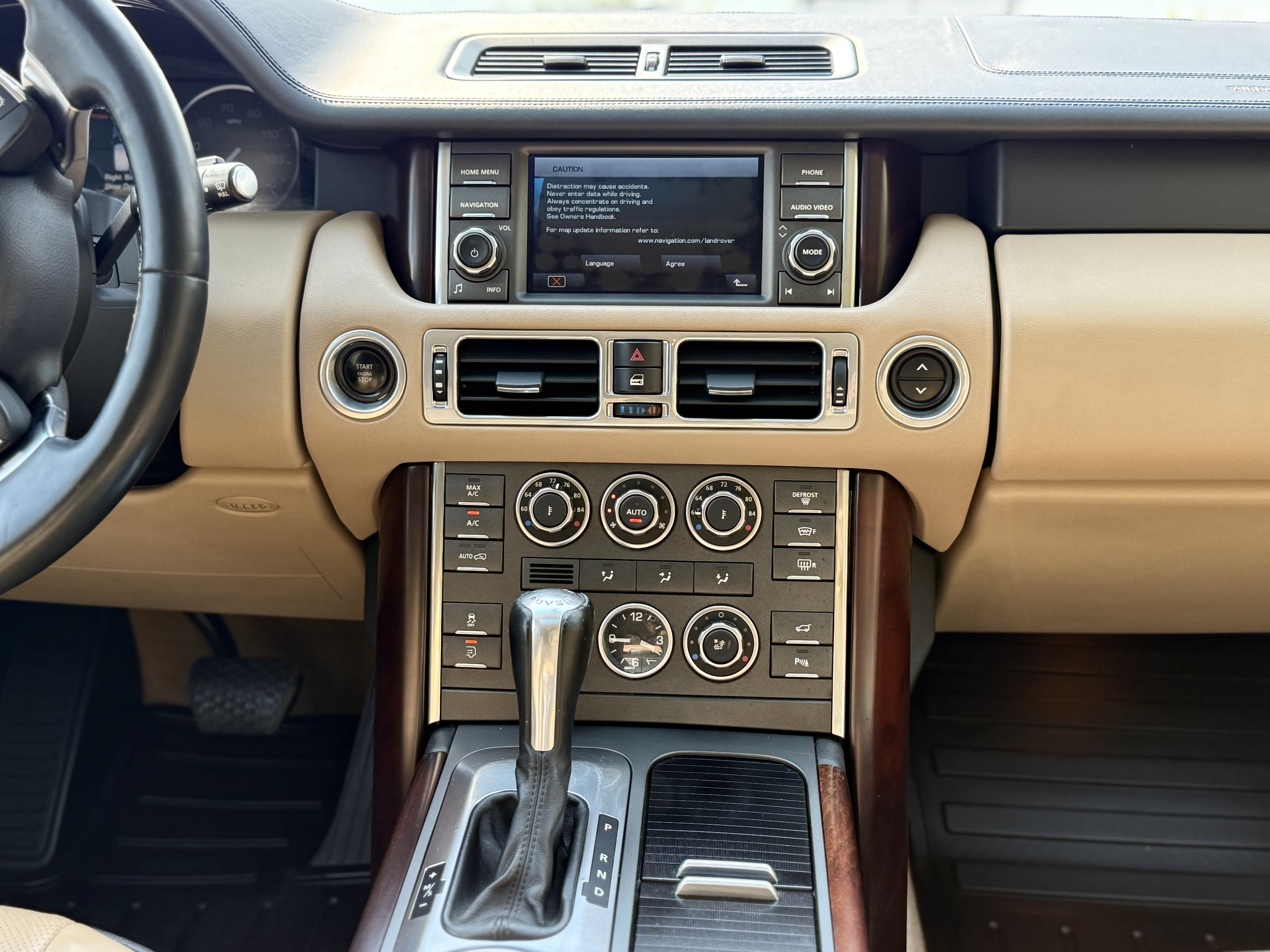 Used 2011 Land Rover Range Rover HSE LUX AWD/4WD image 5