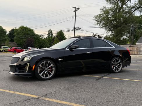 Used 2016 Cadillac CTS V w/ Luxury Package RWD image 19