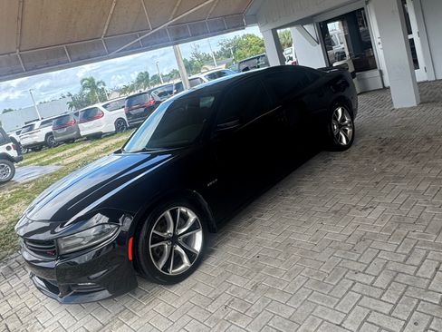 Used 2015 Dodge Charger R/T image 2