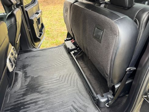 Used 2018 Ford F150 Lariat w/ Equipment Group 502A Luxury image 9