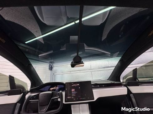 Used 2024 Tesla Model X Plaid image 22