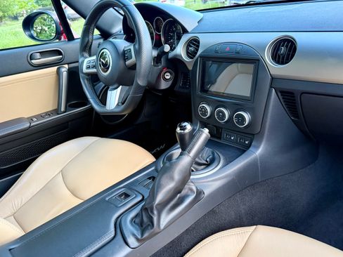 Used 2012 MAZDA MX-5 Miata Grand Touring RWD image 14