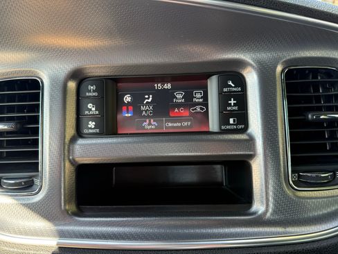 Used 2013 Dodge Charger SE RWD image 11